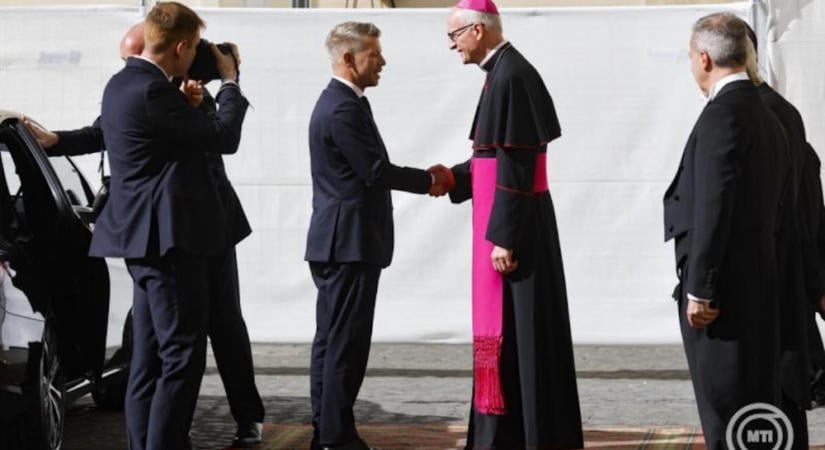 Magánaudiencián fogadta Magyar Pétert XIV. Leó pápa a Vatikánban