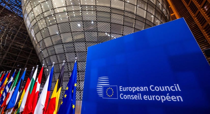 Pattanásig feszült a helyzet Brüsszelben: politikai csatatérré válhat az EU-csúcs, Trump is olajat öntött a tűzre – napi egymilliárd euró a tét