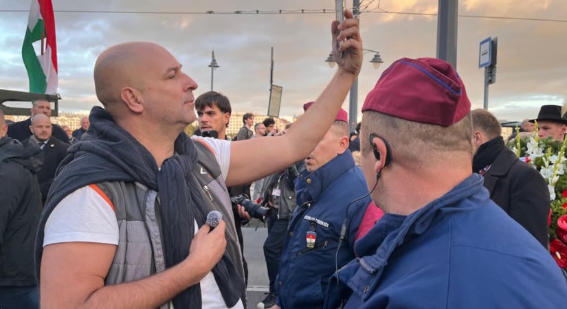 Balhé az egyetemisták menetén, Magyar Pétert vette célba az ismert bajkeverő - tiszás aktivisták, majd rendőrök szerelték le - fotók