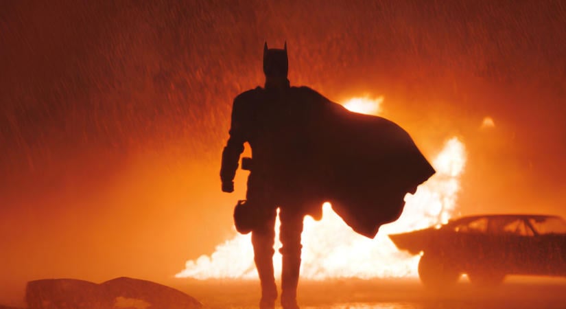 Robert Pattinson megtörte a csendet: Ez történik most a Batman 2 kulisszái mögött a váratlan rendezőcsere után