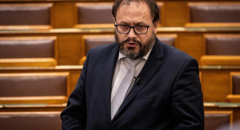 A 14. havi nyugdíjról és a katás adózásról is beszélt Kármán András a Kossuth Rádióban
