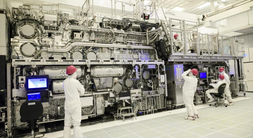 Az Intel Foundry már egymilliónál is több szilícium-ostyát készített a High-NA EUV gépekkel – Ez iparági elsőség
