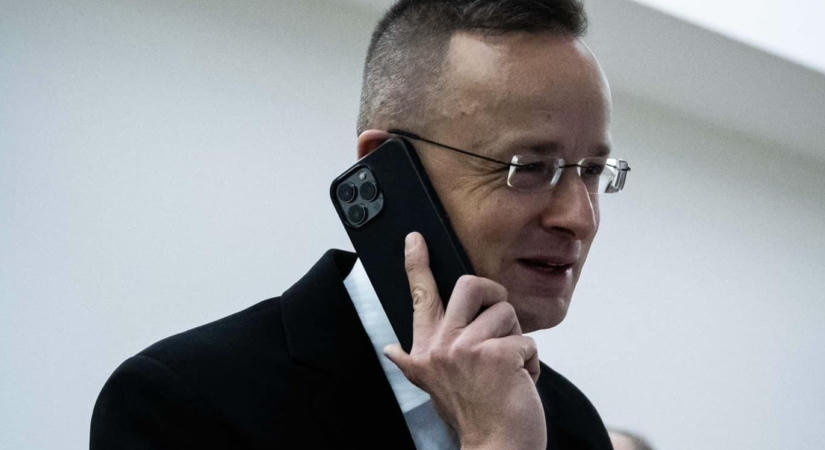 A nemzetbiztonsági bizottság kezdeményezte Szijjártó Péter meghallgatását
