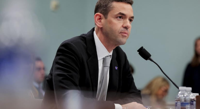 A NASA vezetője szerint Kína kizárhatta volna az USA-t a Hold legértékesebb területeiről, ha ők érnek oda előbb