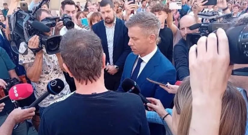 Tüntettek a szocális ágazatban dolgozók, Magyar Péter váratlan beismerést tett