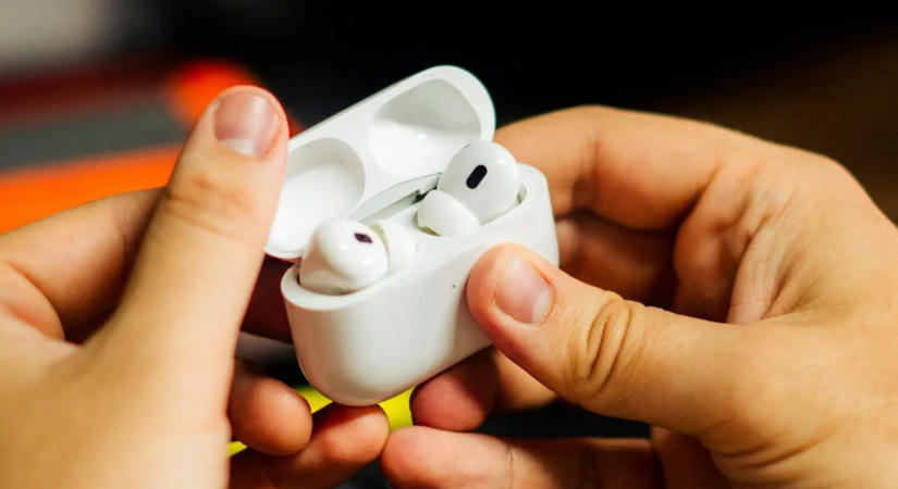 Az Apple kamerás AirPods fülhallgatói már idén megérkezhetnek
